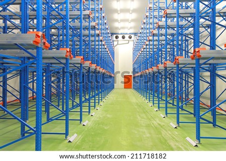 Empty shelving system in new distribution warehouse