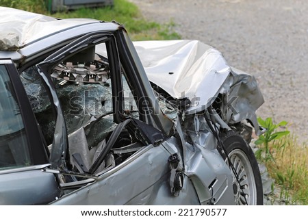 High speed head on car collision traffic accident