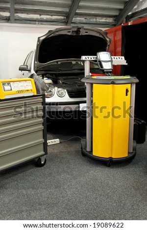 Car service garage with diagnose test equipment