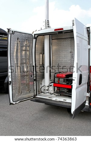 Van for emergency situations with portable power unit