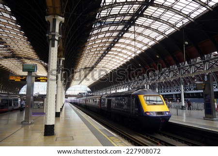 PADDINGTON STATION, LONDON,ENGLAND - 4 AUGUST, 2014 : Express train waiting to depart form Paddington Station in London, England