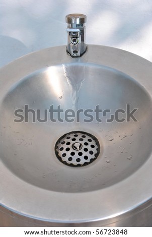 drinking tap water cool and refreshing aluminum