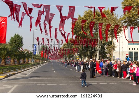 ISTANBUL - OCTOBER 29: Vatan Avenue during Republic Day of Turkey on October 29, 2013 in Istanbul, Turkey.