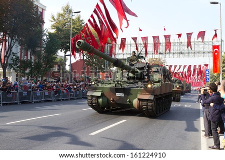ISTANBUL - OCTOBER 29: Self-propelled howitzer at Vatan Avenue during Republic Day celebration of Turkey on October 29, 2013 in Istanbul, Turkey.