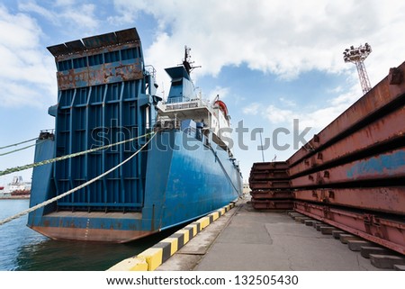 ramp ship heaved stern moored