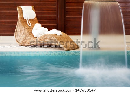 [Obrazek: stock-photo-swimming-pool-falling-water-...630147.jpg]