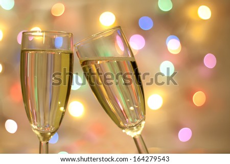 [Obrazek: stock-photo-two-glasses-of-champagne-on-...279543.jpg]
