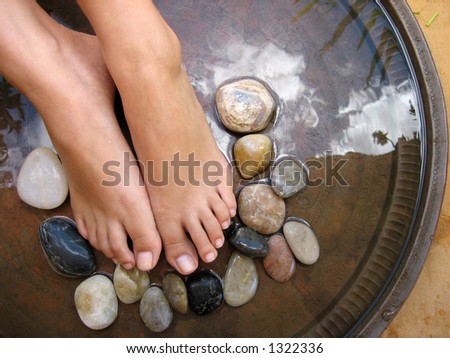 Aromatherapy foot treatment Aromatherapy foot treatment