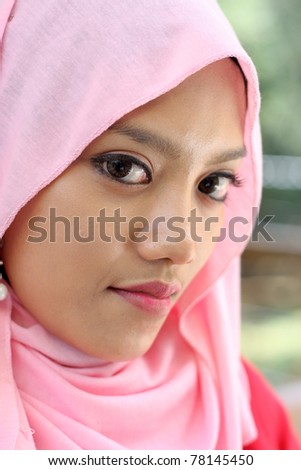 close up portraits of beautiful muslim girl