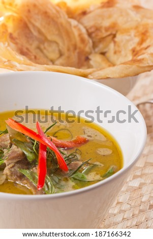 chicken green curry and puff.