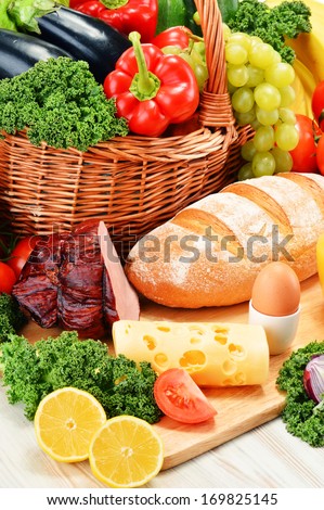 Composition with assorted organic grocery products