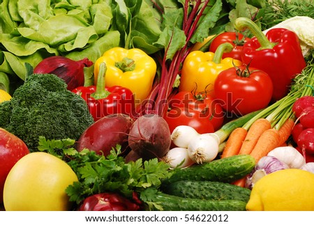 Composition with raw vegetables