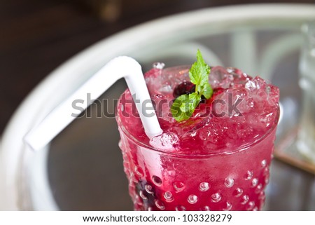 berry soda topping with mint