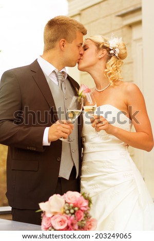 Portrait pics of a wedding couple