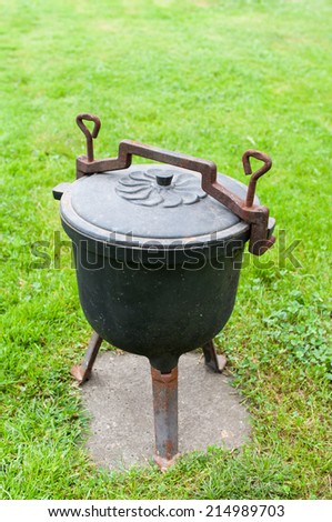 iron kettle for stewed dishes
