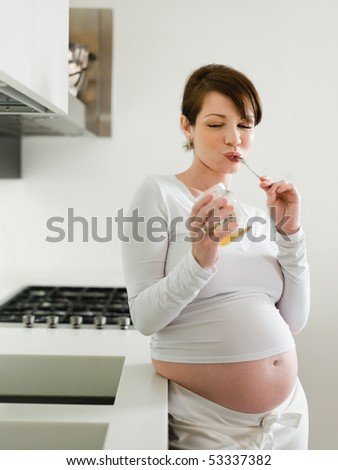 2 months pregnant food poisoning