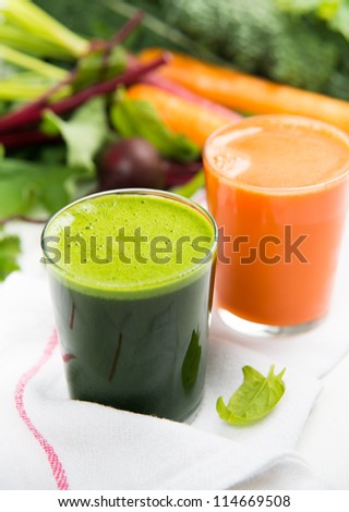 Freshly Squeezed Greens and Carrot Juices