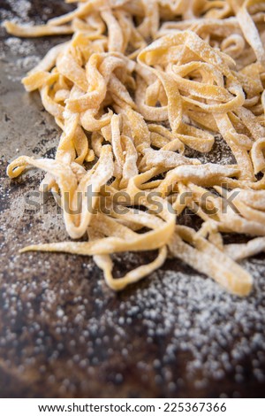Making Fresh Pasta Tagliatelle from a Traditional Pasta Machine