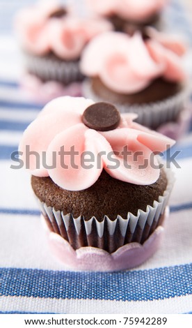 Simple Cute Cupcakes