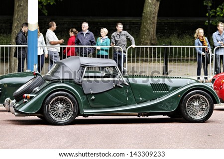 LONDON - JUN 23 : Vintage collection car displayed at the \