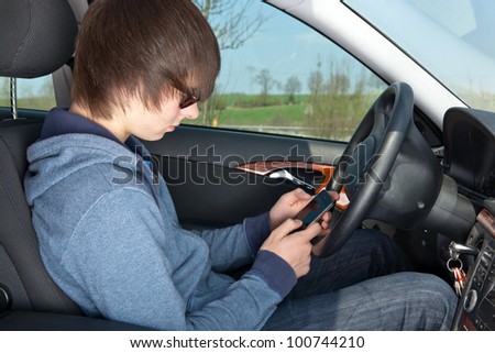 Teens in the car-phone use
