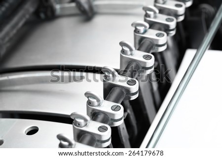Printing press in the details of mechanism
