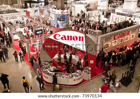 MILAN - MARCH 25: Canon stand at Photoshow 2011 in Milan Fair on March 25, 2011 in Milan, Italy. This year Photoshow hosts about 300 exhibitors of all the most important firms of the photography business