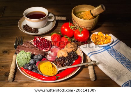 Dinner plate filled with antioxidants fruits and vegetables