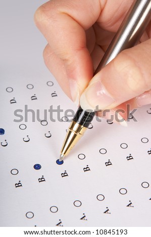 Hand filling in a multiple choice questionnaire