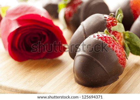 Gourmet Chocolate Covered Strawberries for Valentine\'s Day