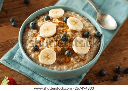 Homemade Healthy Steel Cut Oatmeal with Fruit and Cinnamon