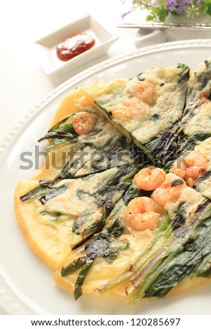 Korean cuisine, jijim leek and shrimp pan cake with spicy sauce