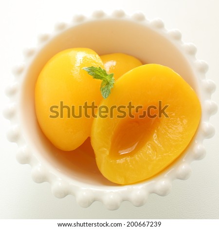 Can food, yellow peach and mint