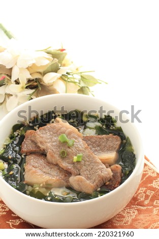 Korean cuisine, barbecue marble beef in wakame seaweed soup rice
