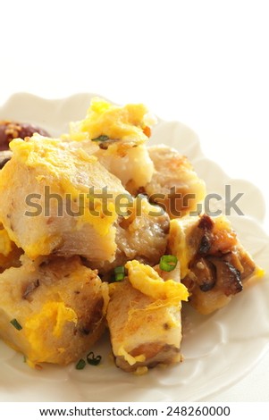 Chinese new year food, egg stir fried with turnip cake