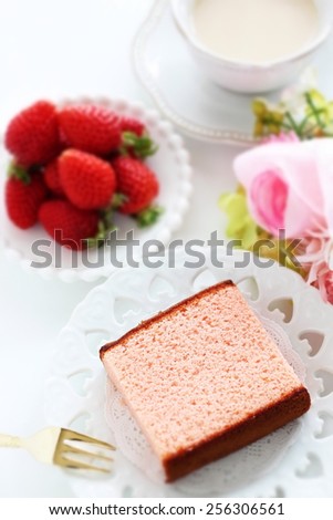 Japanese confectionery, Strawberry sponge cake and milk tea