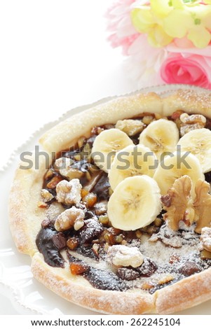 Banana and walnut chocolate Pizza