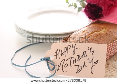 Homemade earl grey pound cake and hand written Mother\'s day card