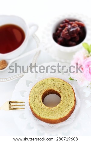 Green tea baumkuchen and red bean with English tea