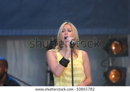 Nicole Appleton from the famous girl-group All Saints singing live on stage