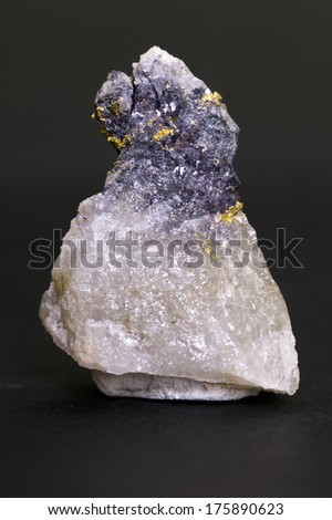 MUSEUM MINERAL SERIES: Native gold on quartz from Sonora, California. 2.7cm high.