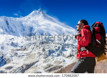 hiker looking at the horizon