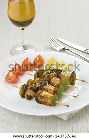 veggie skewers with mushrooms, bell pepper, cottage cheese, lime and tomatoes