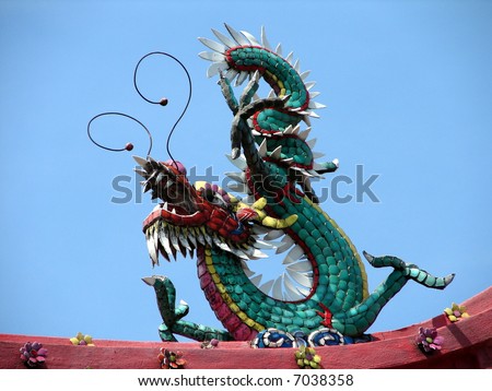 Dragon in oriental temple\'s roof