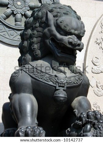 Metal bronze oriental Lion statue