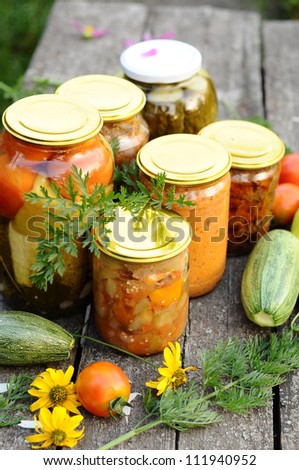 Home canning, canned vegetables