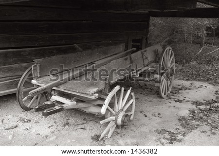 A old abandoned wagon in the smoky mountains