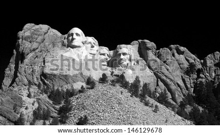 Black and white image of Mount Rushmore