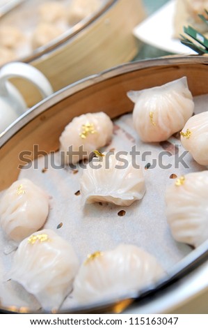 dim sum prawn and gold (for eat)