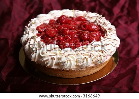 Raspberry  cheesecake whipped with white cream